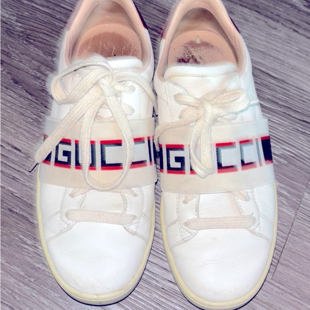 Gucci Ivory Sneakers with Logo Band